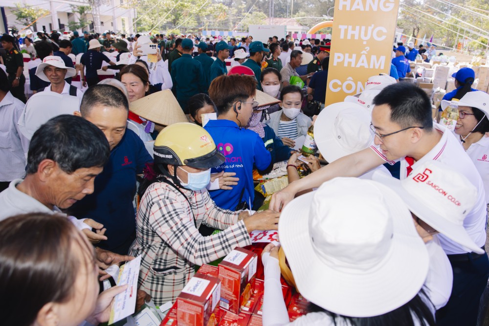 Saigon Co.op mang “siêu thị đất liền” ra đặc khu Côn Đảo với Phiên chợ nghĩa tình