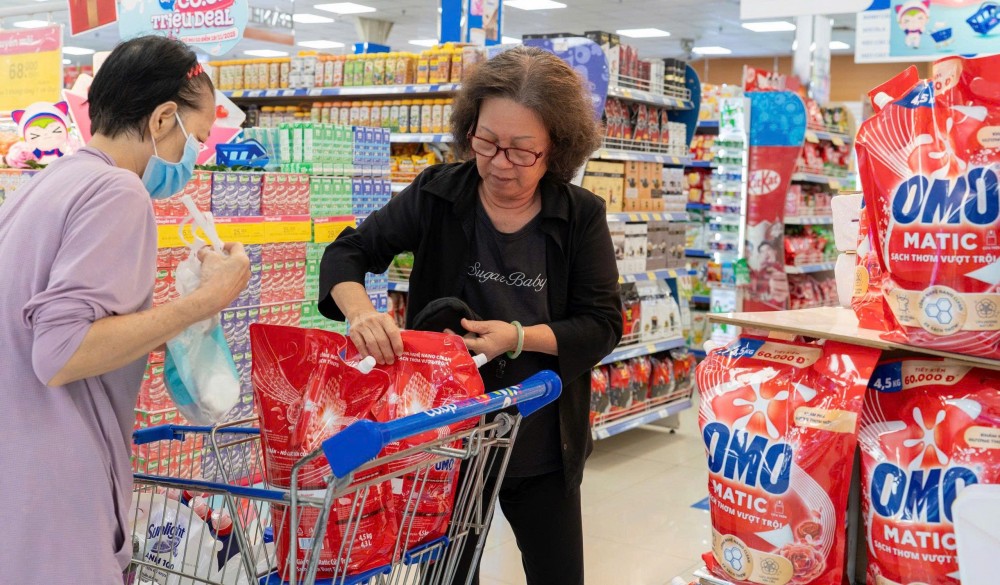 Saigon Co.op tiếp sức cùng người tiêu dùng với việc giảm giá lên đến 50% cho hơn 1.000 mặt hàng thiết yếu